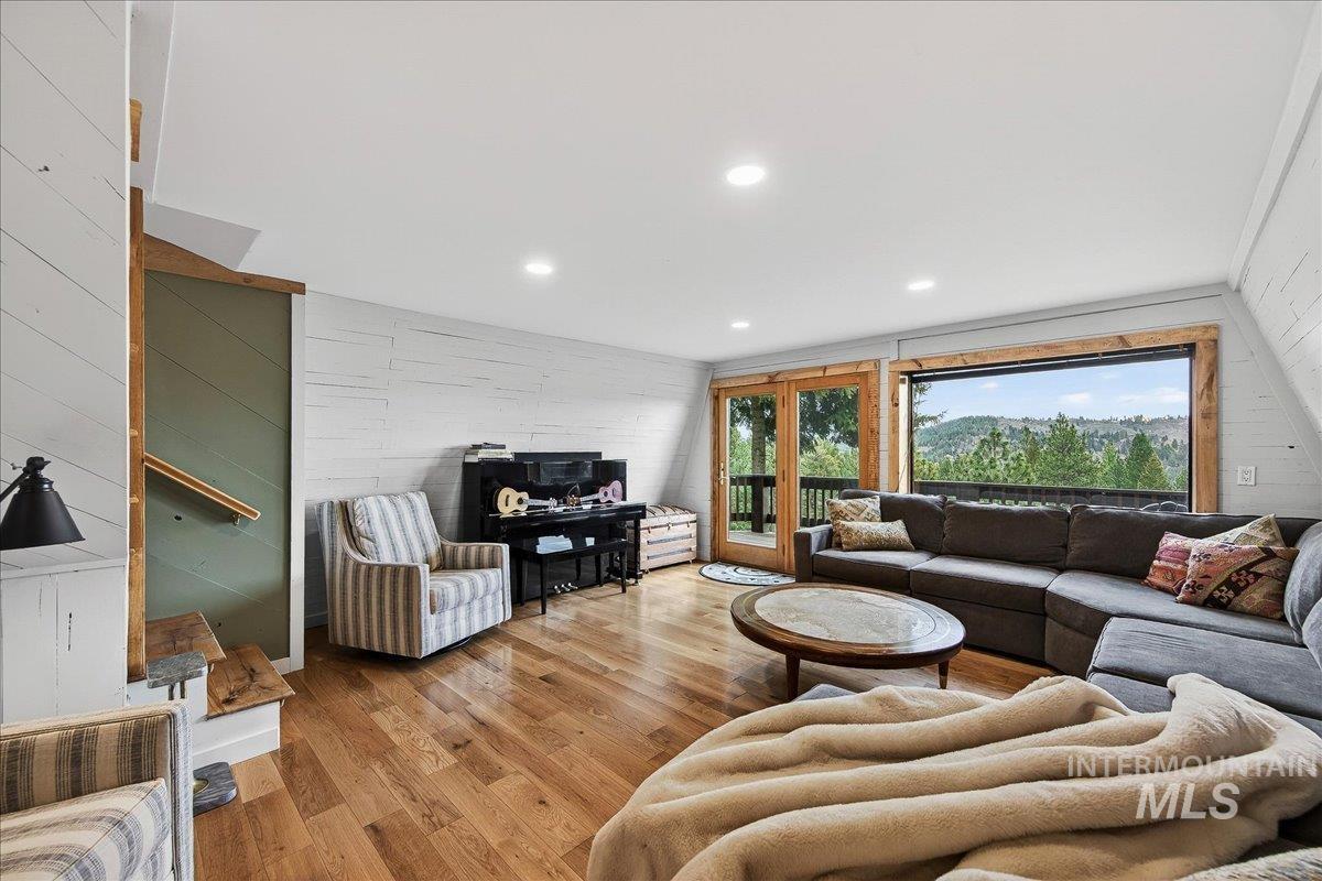 239 Tollgate Rd, Boise, Idaho 83716, 2 Bedrooms, 1 Bathroom, Residential For Sale, Price $750,000,MLS 98980186