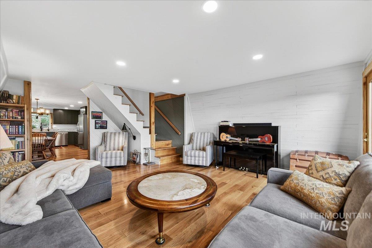 239 Tollgate Rd, Boise, Idaho 83716, 2 Bedrooms, 1 Bathroom, Residential For Sale, Price $750,000,MLS 98980186