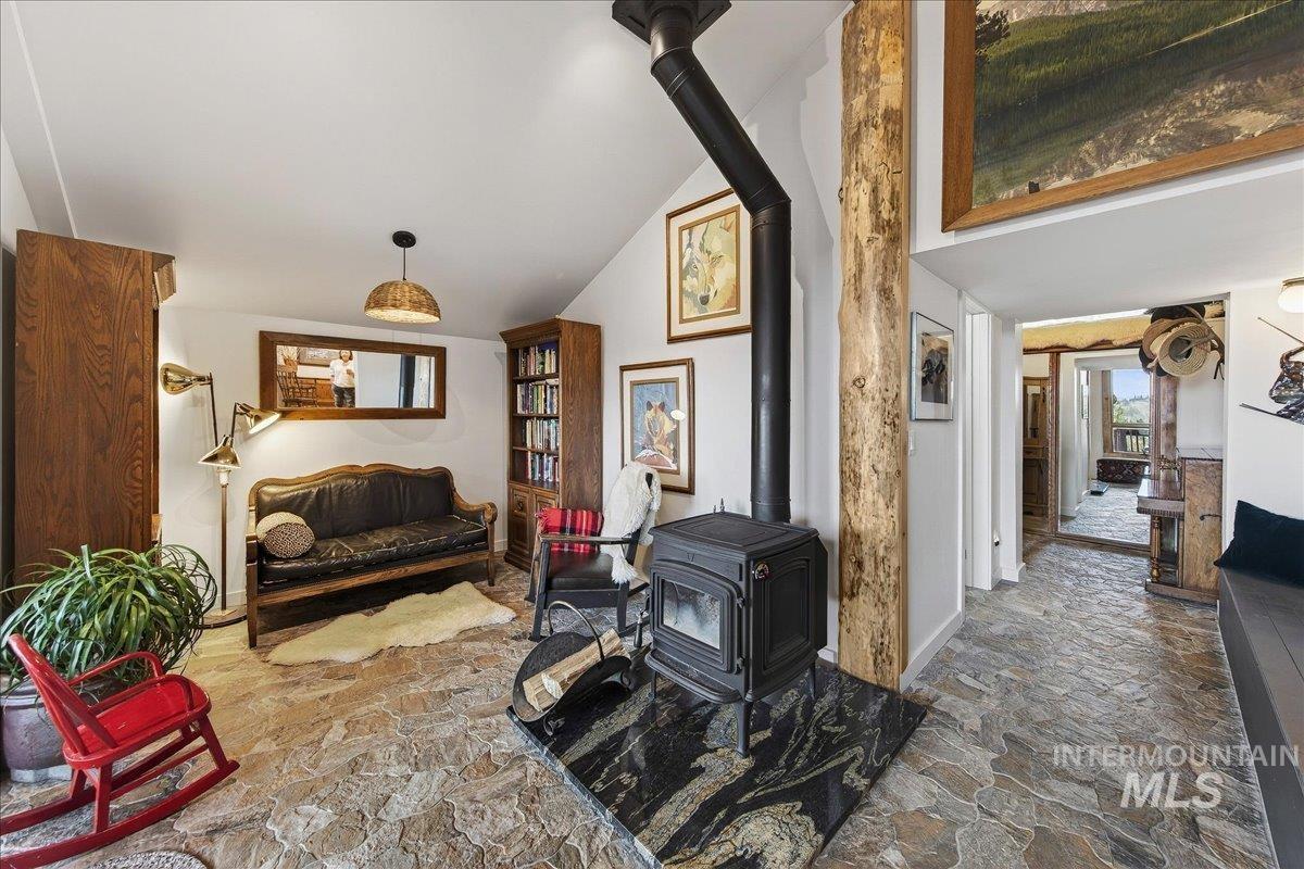 239 Tollgate Rd, Boise, Idaho 83716, 2 Bedrooms, 1 Bathroom, Residential For Sale, Price $750,000,MLS 98980186