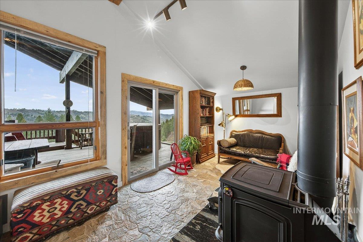 239 Tollgate Rd, Boise, Idaho 83716, 2 Bedrooms, 1 Bathroom, Residential For Sale, Price $750,000,MLS 98980186