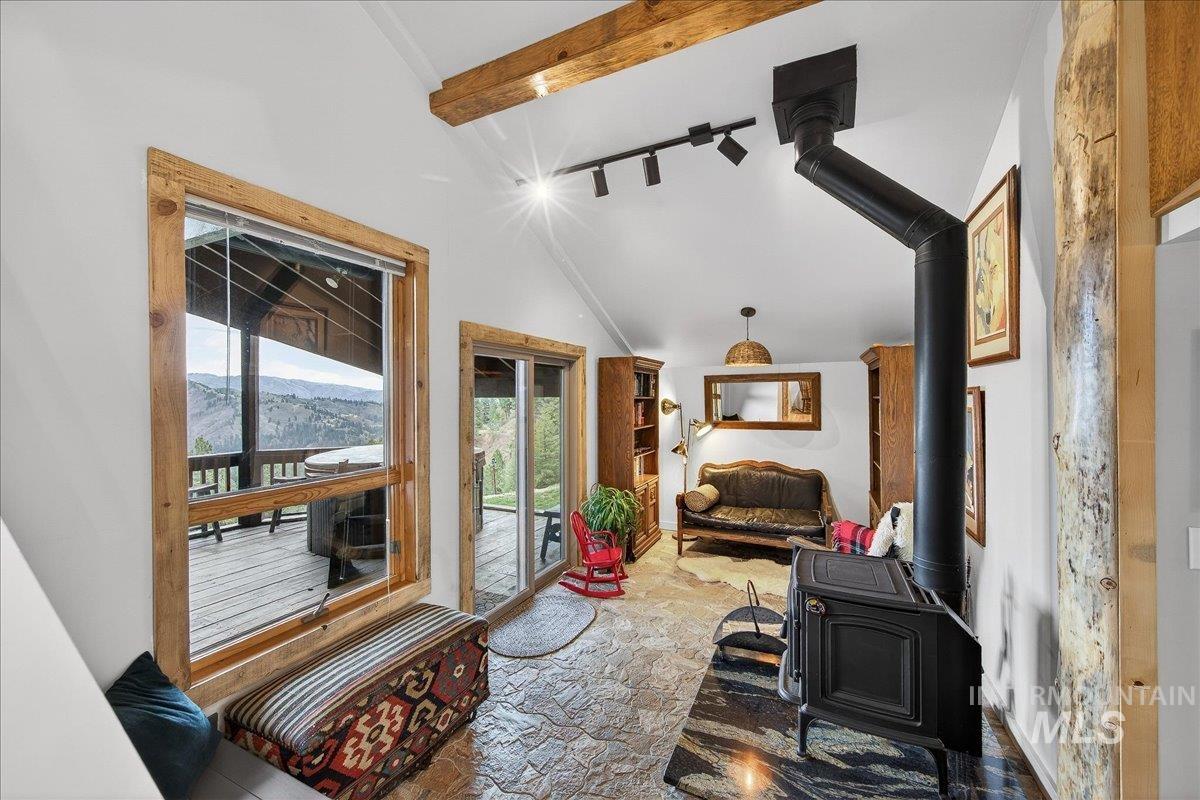 239 Tollgate Rd, Boise, Idaho 83716, 2 Bedrooms, 1 Bathroom, Residential For Sale, Price $750,000,MLS 98980186