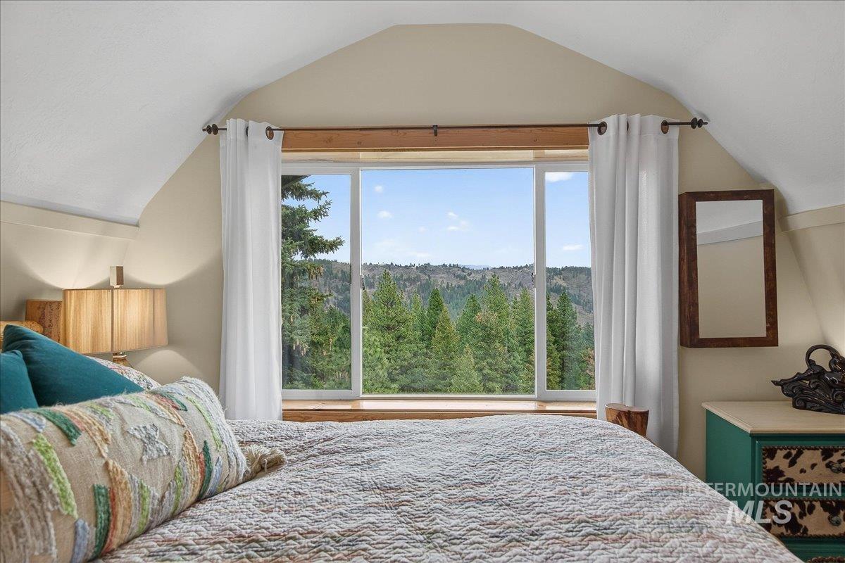 239 Tollgate Rd, Boise, Idaho 83716, 2 Bedrooms, 1 Bathroom, Residential For Sale, Price $750,000,MLS 98980186