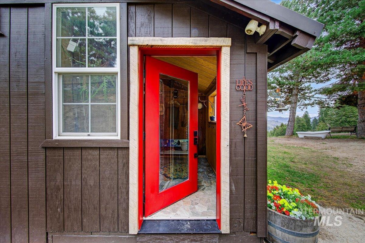 239 Tollgate Rd, Boise, Idaho 83716, 2 Bedrooms, 1 Bathroom, Residential For Sale, Price $750,000,MLS 98980186