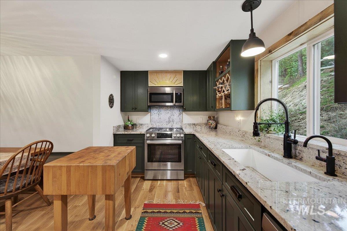 239 Tollgate Rd, Boise, Idaho 83716, 2 Bedrooms, 1 Bathroom, Residential For Sale, Price $750,000,MLS 98980186