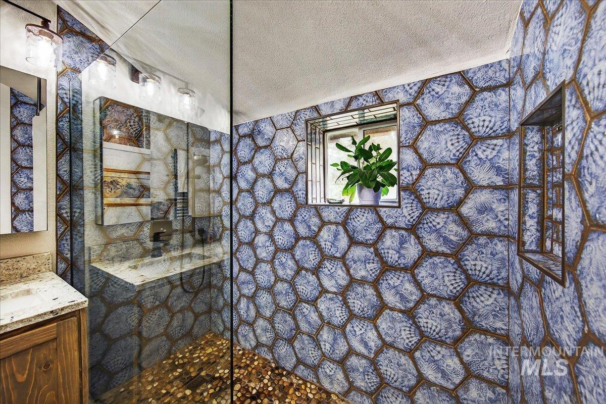 239 Tollgate Rd, Boise, Idaho 83716, 2 Bedrooms, 1 Bathroom, Residential For Sale, Price $750,000,MLS 98980186