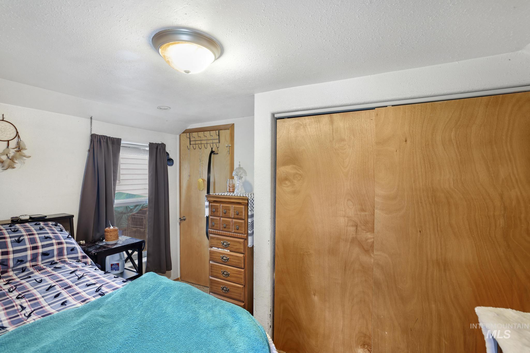 160 Monroe Street, Twin Falls, Idaho 83301, 2 Bedrooms, 1 Bathroom, Residential For Sale, Price $179,900,MLS 98980187