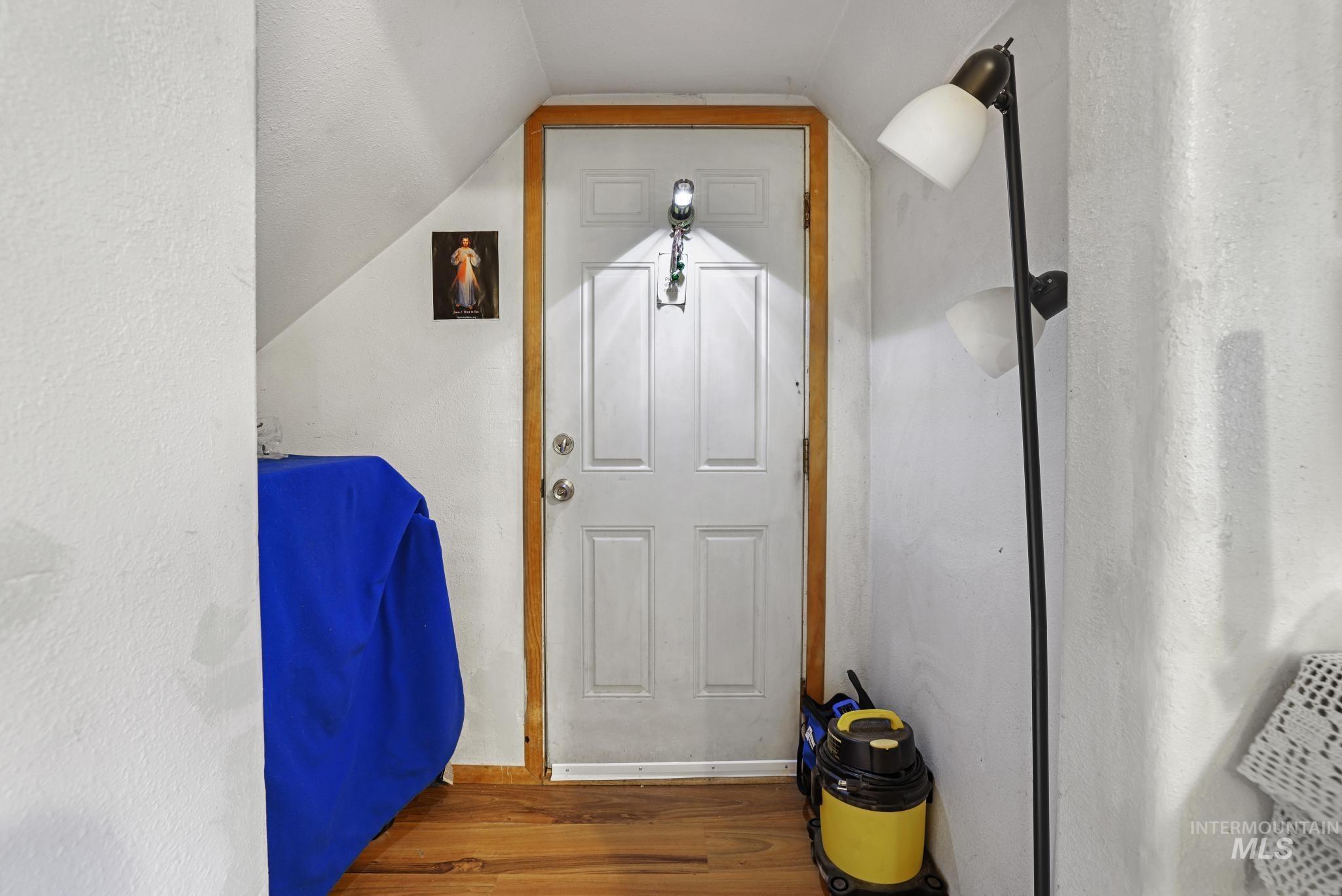 160 Monroe Street, Twin Falls, Idaho 83301, 2 Bedrooms, 1 Bathroom, Residential For Sale, Price $179,900,MLS 98980187