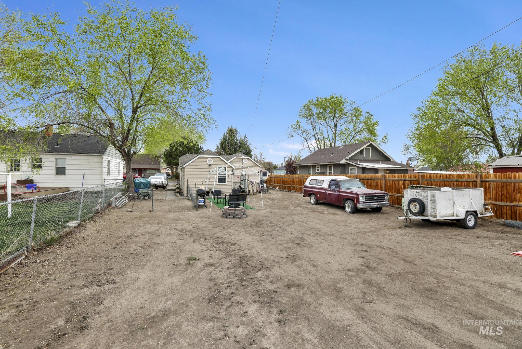 160 Monroe Street, Twin Falls, Idaho 83301, 2 Bedrooms, 1 Bathroom, Residential For Sale, Price $179,900,MLS 98980187