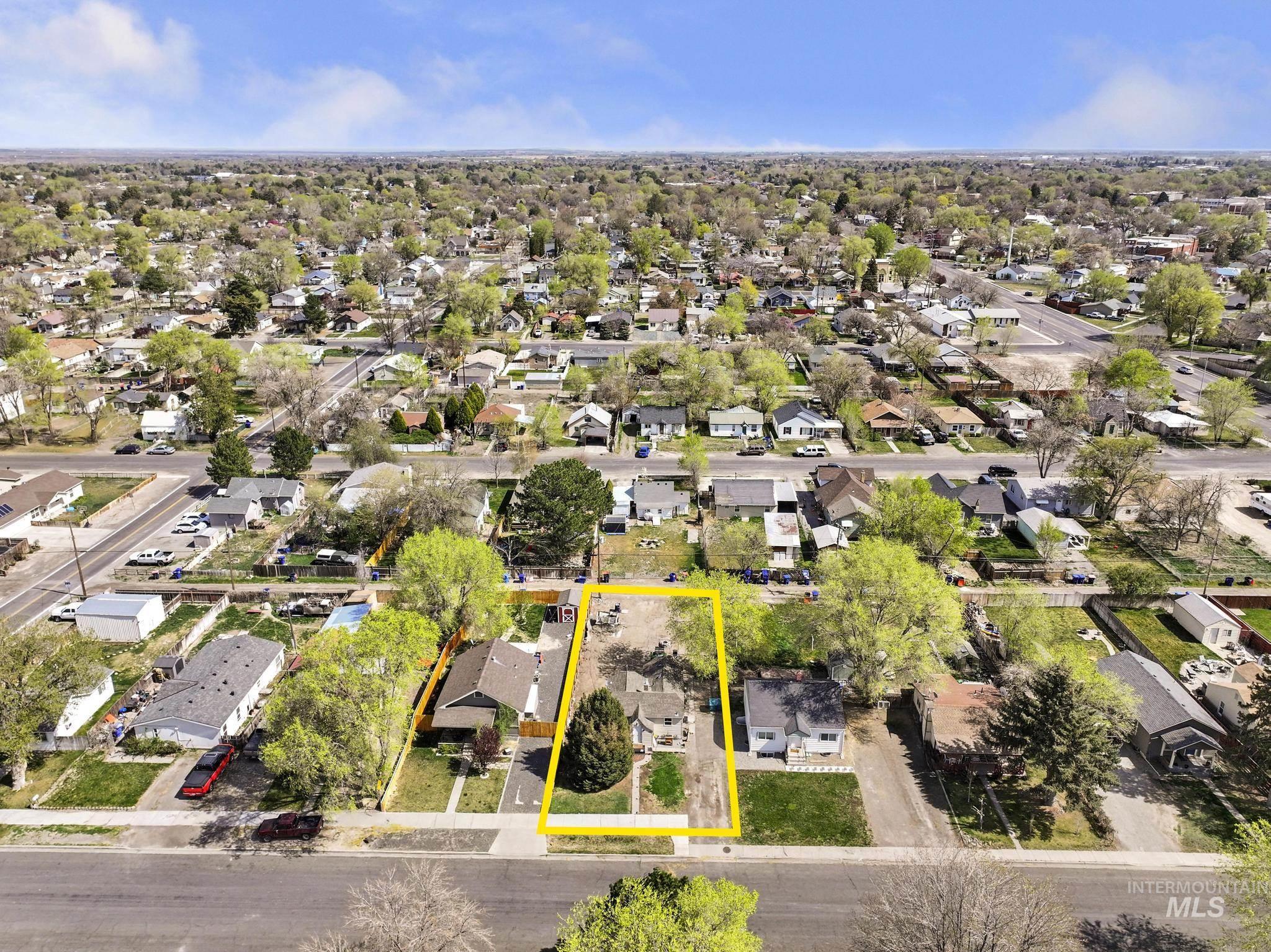 160 Monroe Street, Twin Falls, Idaho 83301, 2 Bedrooms, 1 Bathroom, Residential For Sale, Price $179,900,MLS 98980187