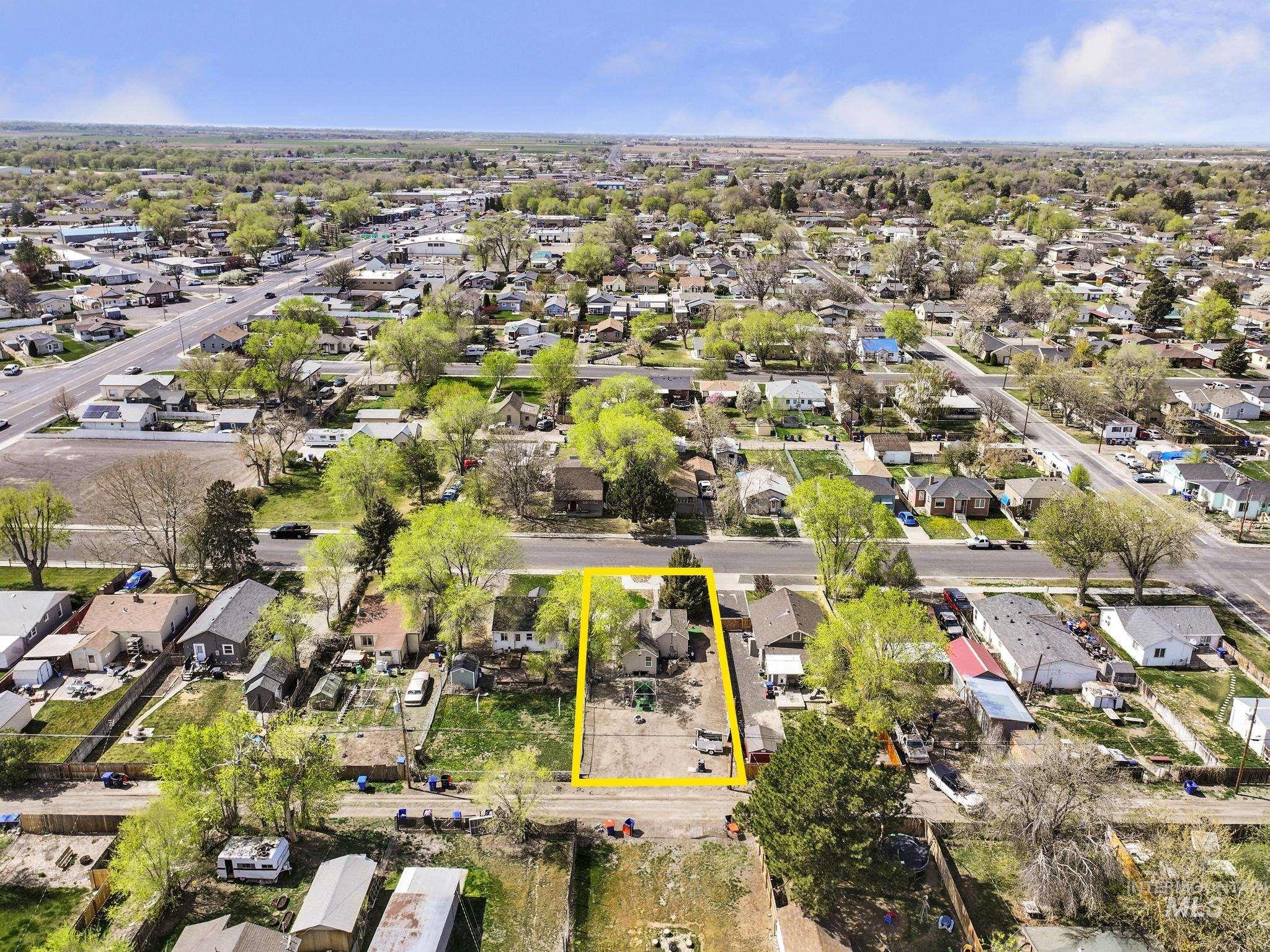 160 Monroe Street, Twin Falls, Idaho 83301, 2 Bedrooms, 1 Bathroom, Residential For Sale, Price $179,900,MLS 98980187