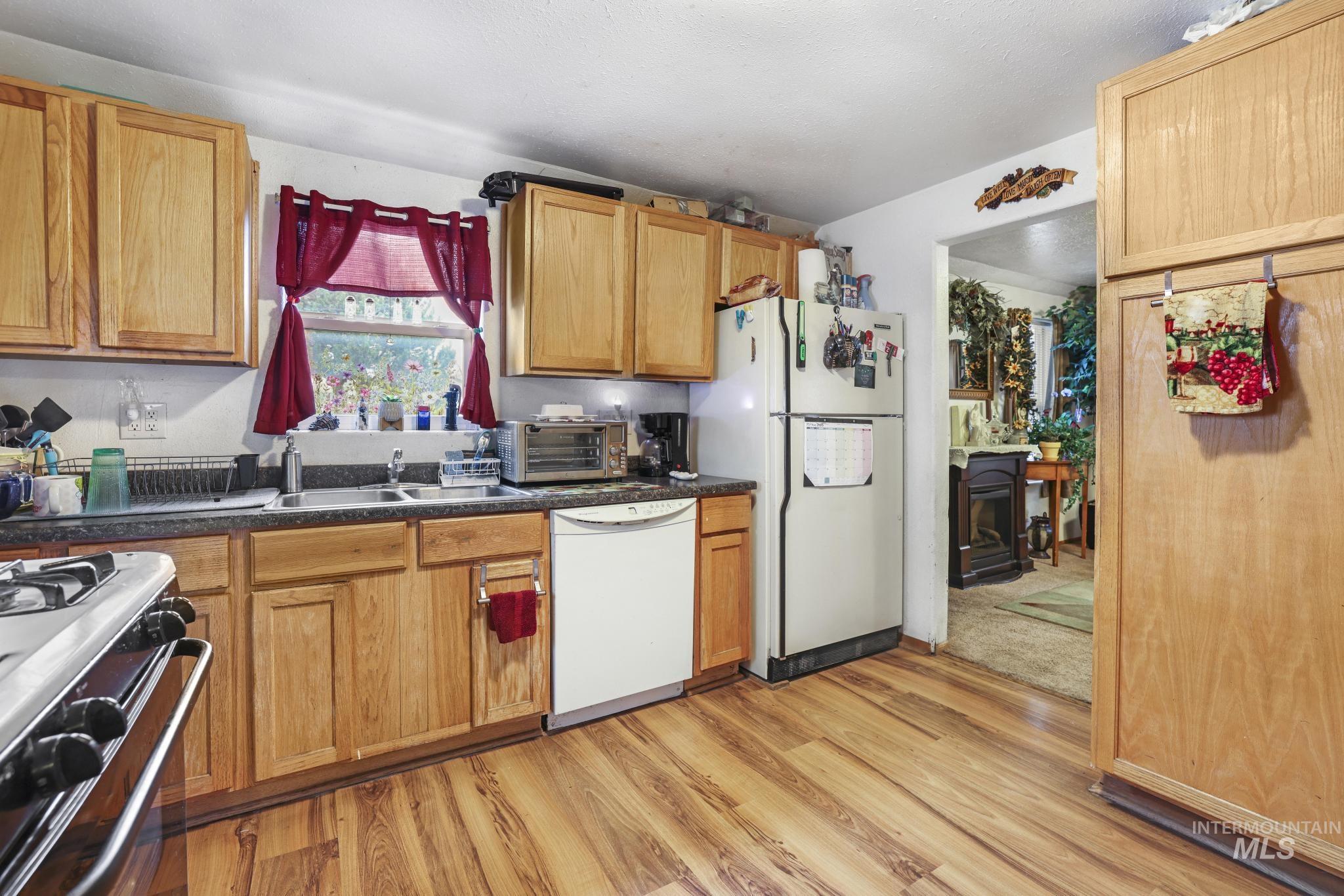 160 Monroe Street, Twin Falls, Idaho 83301, 2 Bedrooms, 1 Bathroom, Residential For Sale, Price $179,900,MLS 98980187