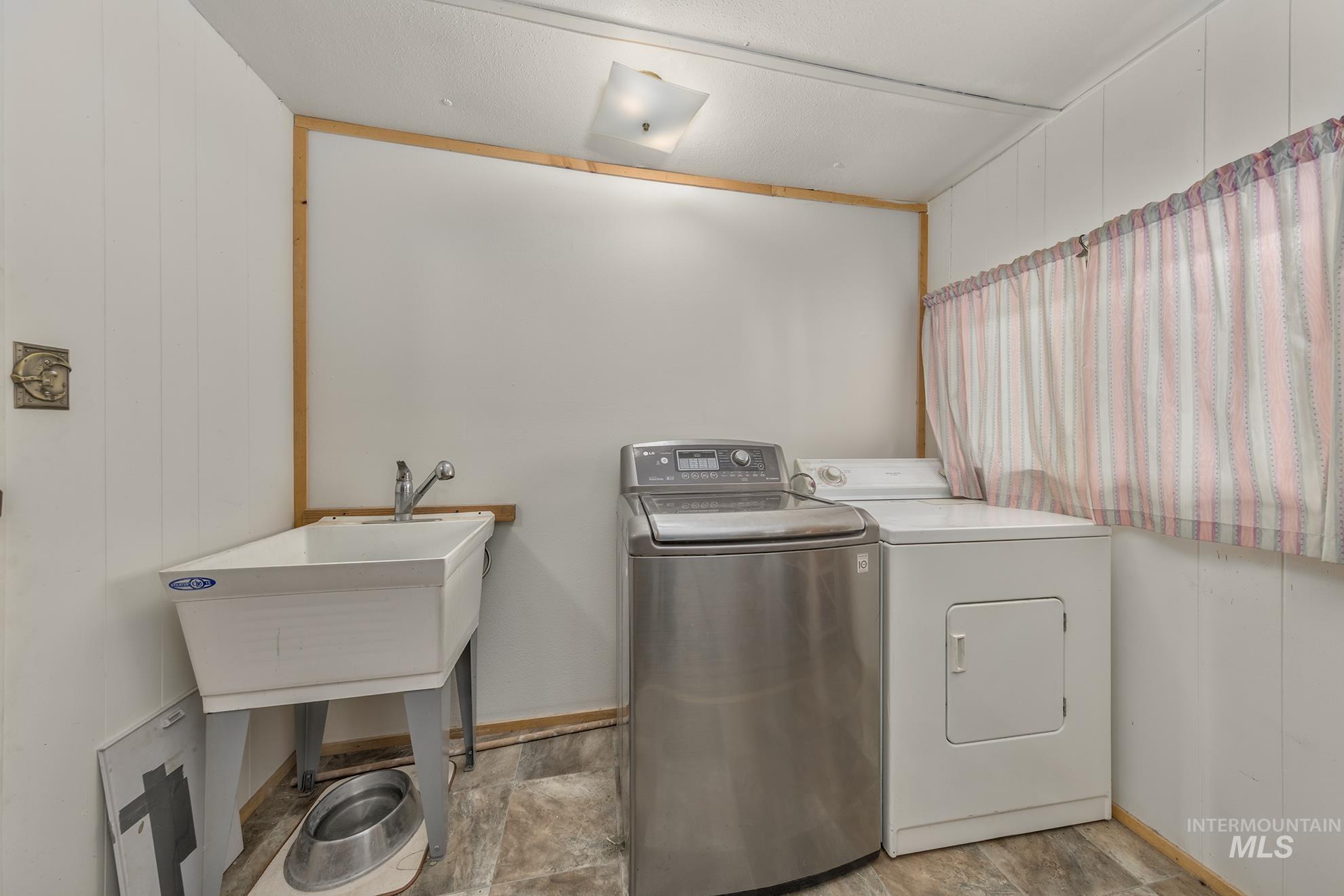 3315 NW 7th Ave, Ontario, Oregon 97914, 3 Bedrooms, 1 Bathroom, Residential For Sale, Price $269,000,MLS 98980189