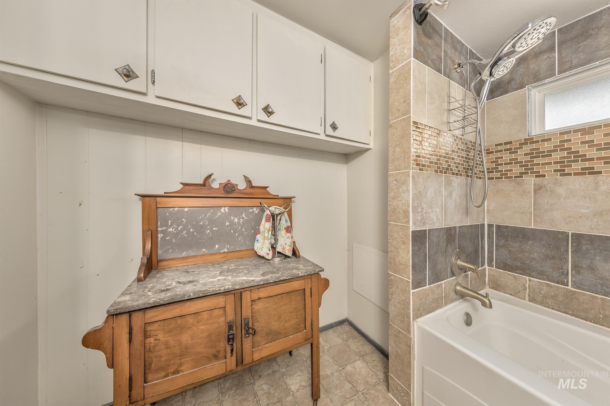 3315 NW 7th Ave, Ontario, Oregon 97914, 3 Bedrooms, 1 Bathroom, Residential For Sale, Price $269,000,MLS 98980189