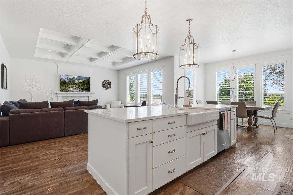 319 Sunderland St, Caldwell, Idaho 83605, 3 Bedrooms, 2 Bathrooms, Residential For Sale, Price $585,000, 98980191