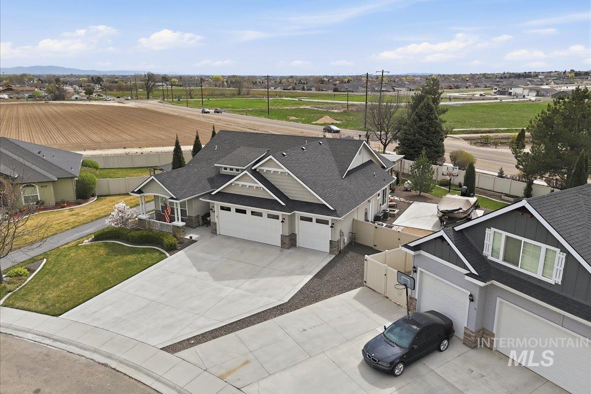 319 Sunderland St, Caldwell, Idaho 83605, 3 Bedrooms, 2 Bathrooms, Residential For Sale, Price $585,000,MLS 98980191