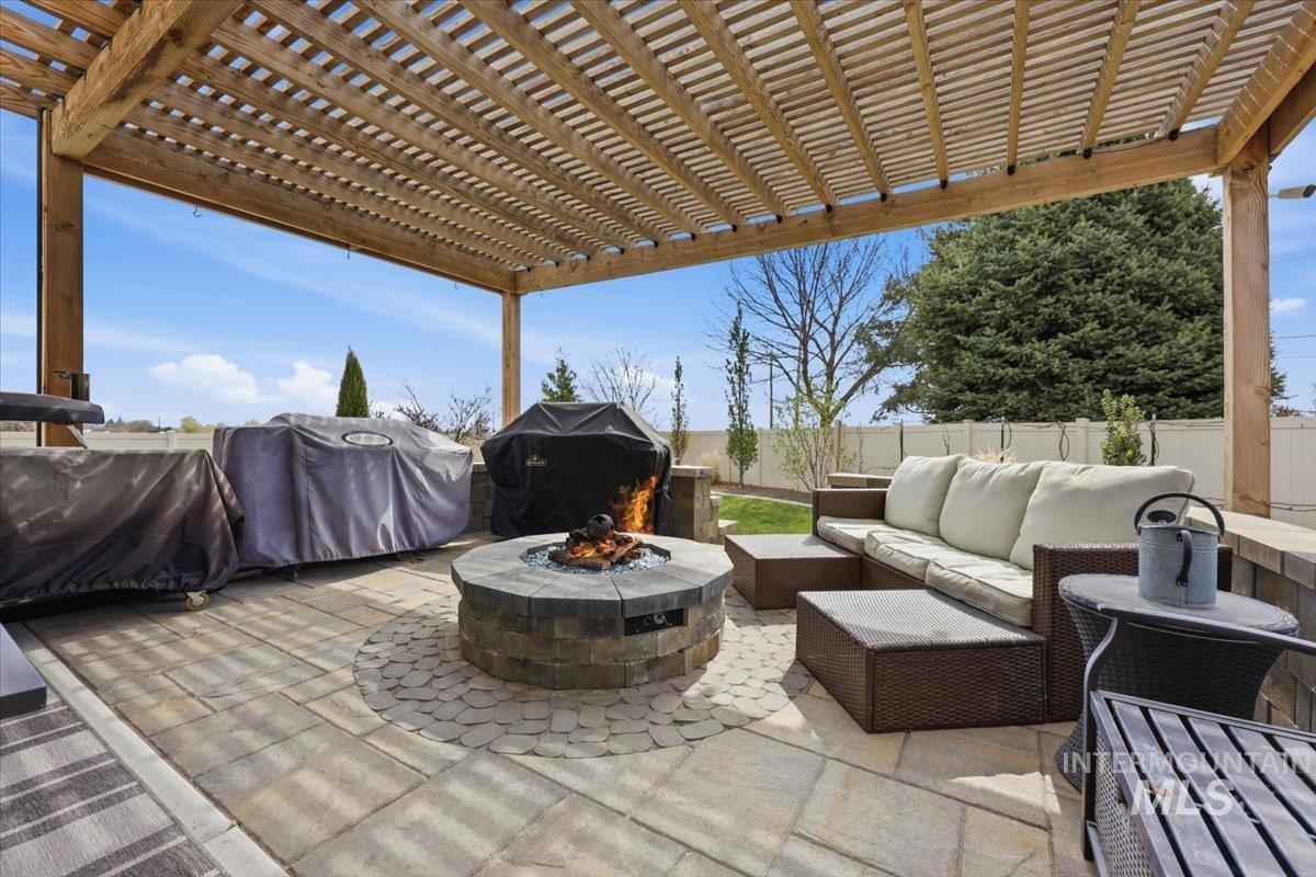 319 Sunderland St, Caldwell, Idaho 83605, 3 Bedrooms, 2 Bathrooms, Residential For Sale, Price $585,000,MLS 98980191