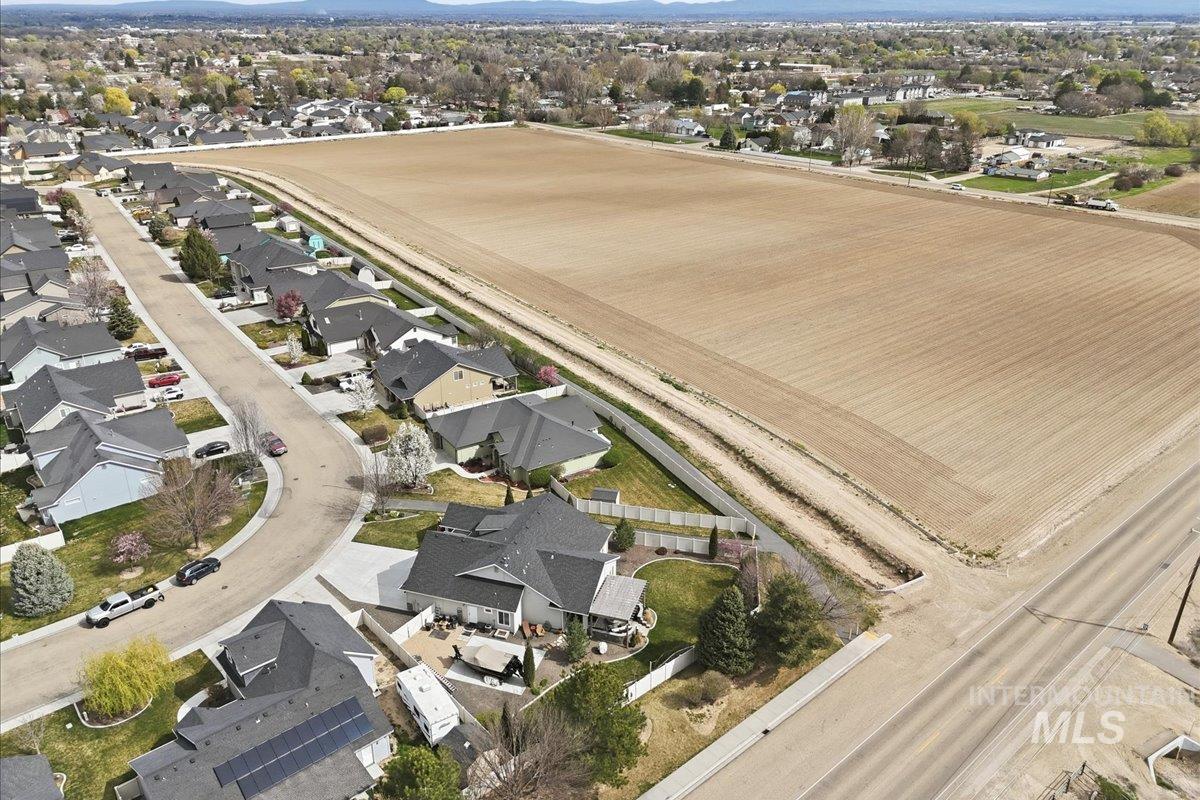 319 Sunderland St, Caldwell, Idaho 83605, 3 Bedrooms, 2 Bathrooms, Residential For Sale, Price $585,000,MLS 98980191