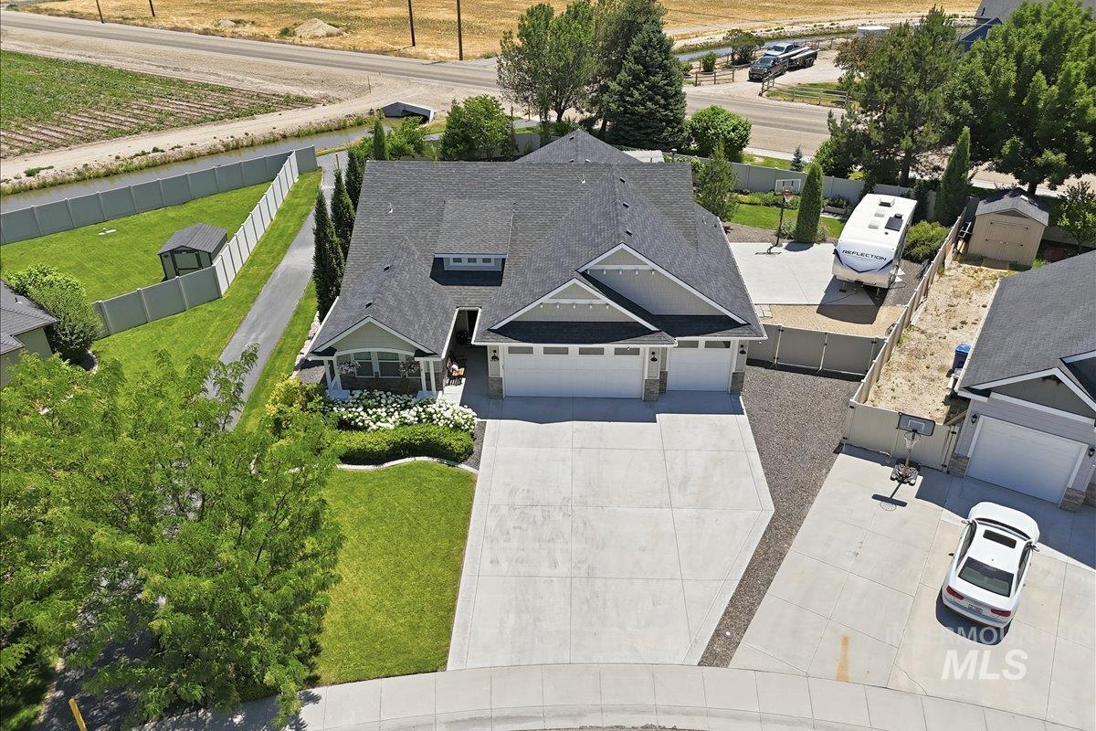 319 Sunderland St, Caldwell, Idaho 83605, 3 Bedrooms, 2 Bathrooms, Residential For Sale, Price $585,000, 98980191