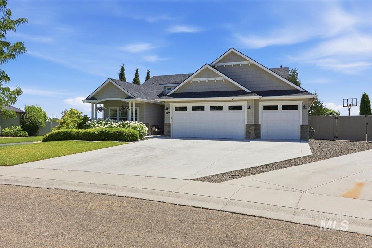 319 Sunderland St, Caldwell, Idaho 83605, 3 Bedrooms, 2 Bathrooms, Residential For Sale, Price $585,000, 98980191