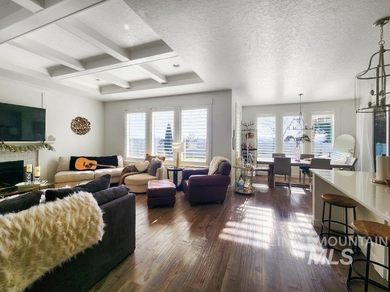 319 Sunderland St, Caldwell, Idaho 83605, 3 Bedrooms, 2 Bathrooms, Residential For Sale, Price $585,000,MLS 98980191