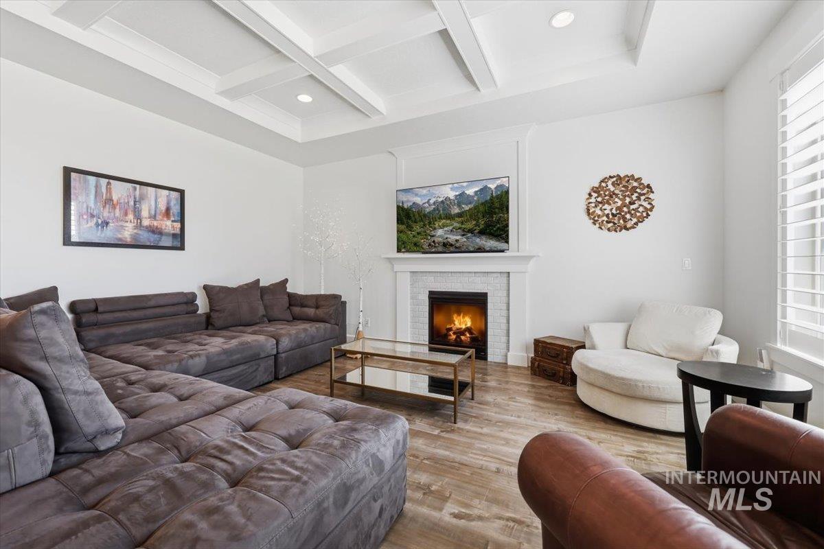 319 Sunderland St, Caldwell, Idaho 83605, 3 Bedrooms, 2 Bathrooms, Residential For Sale, Price $585,000, 98980191