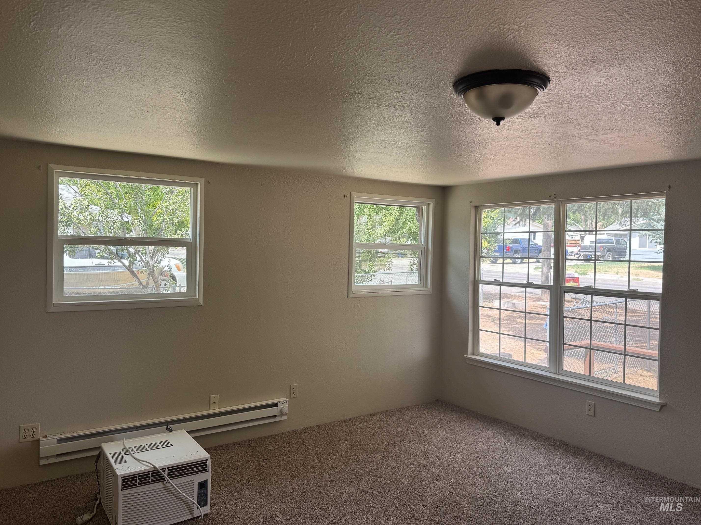 931 S Fillmore, Jerome, Idaho 83338, 2 Bedrooms, 1 Bathroom, Residential For Sale, Price $215,900, 98980192