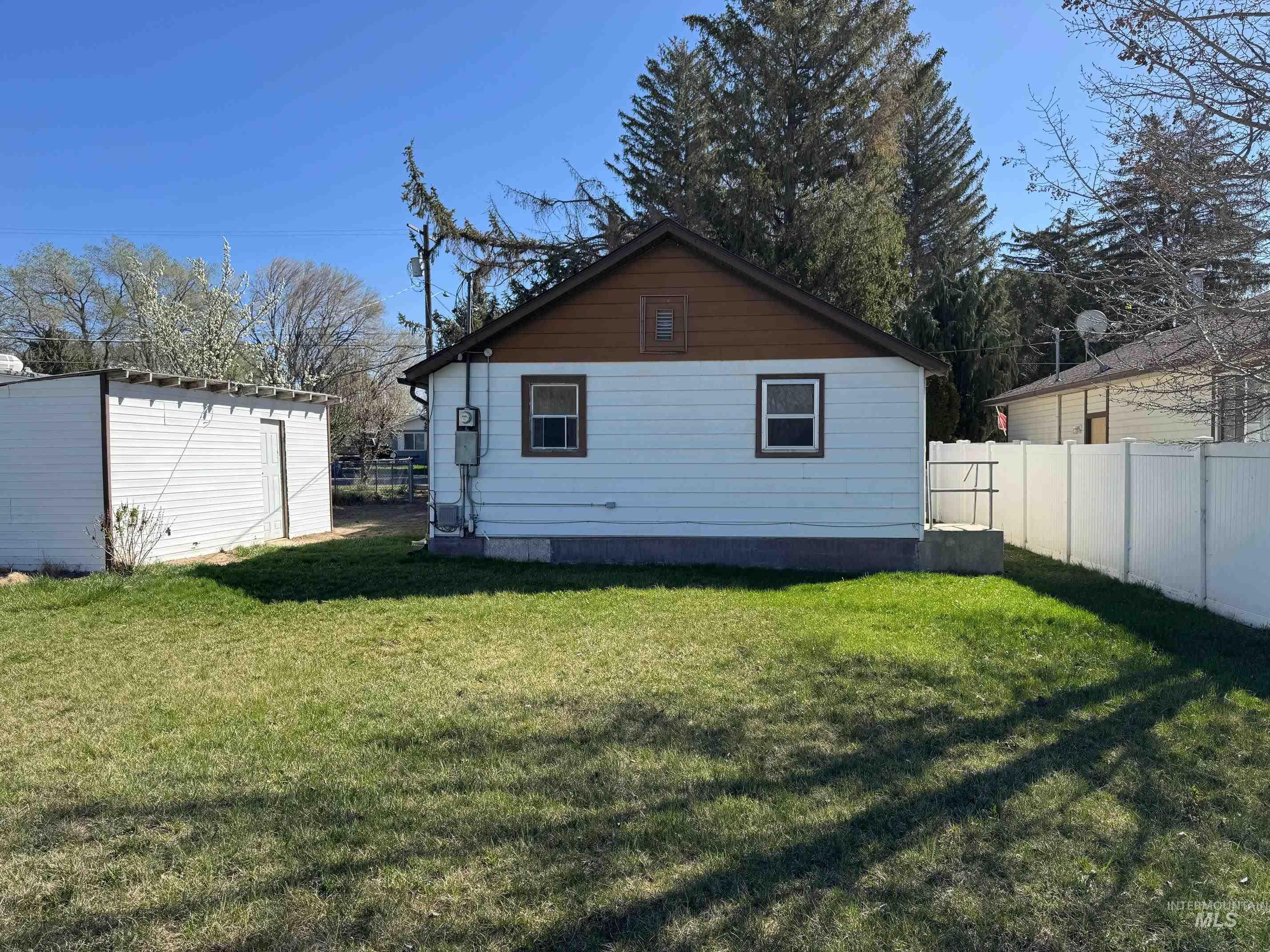 931 S Fillmore, Jerome, Idaho 83338, 2 Bedrooms, 1 Bathroom, Residential For Sale, Price $215,900, 98980192