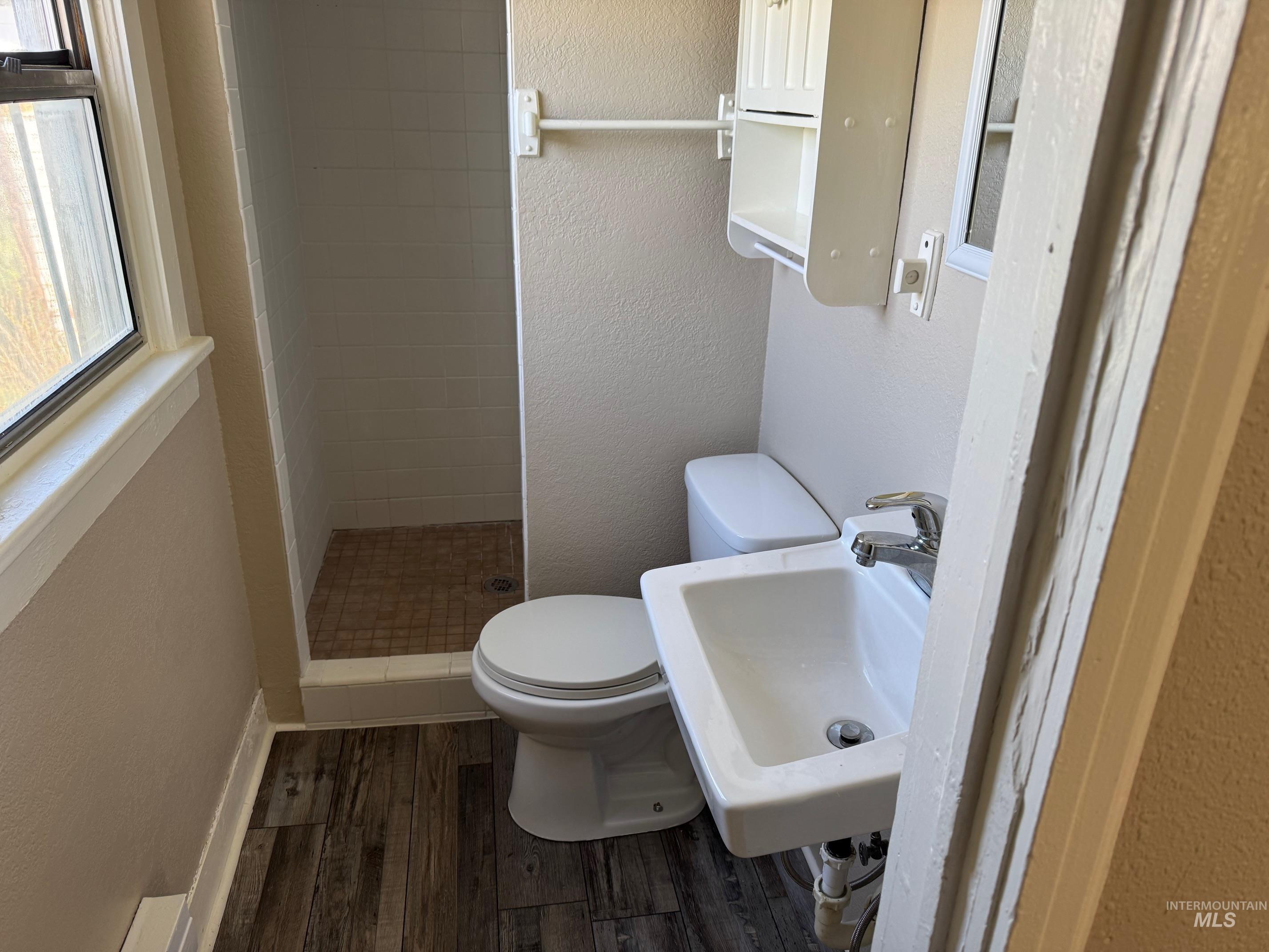 931 S Fillmore, Jerome, Idaho 83338, 2 Bedrooms, 1 Bathroom, Residential For Sale, Price $215,900, 98980192
