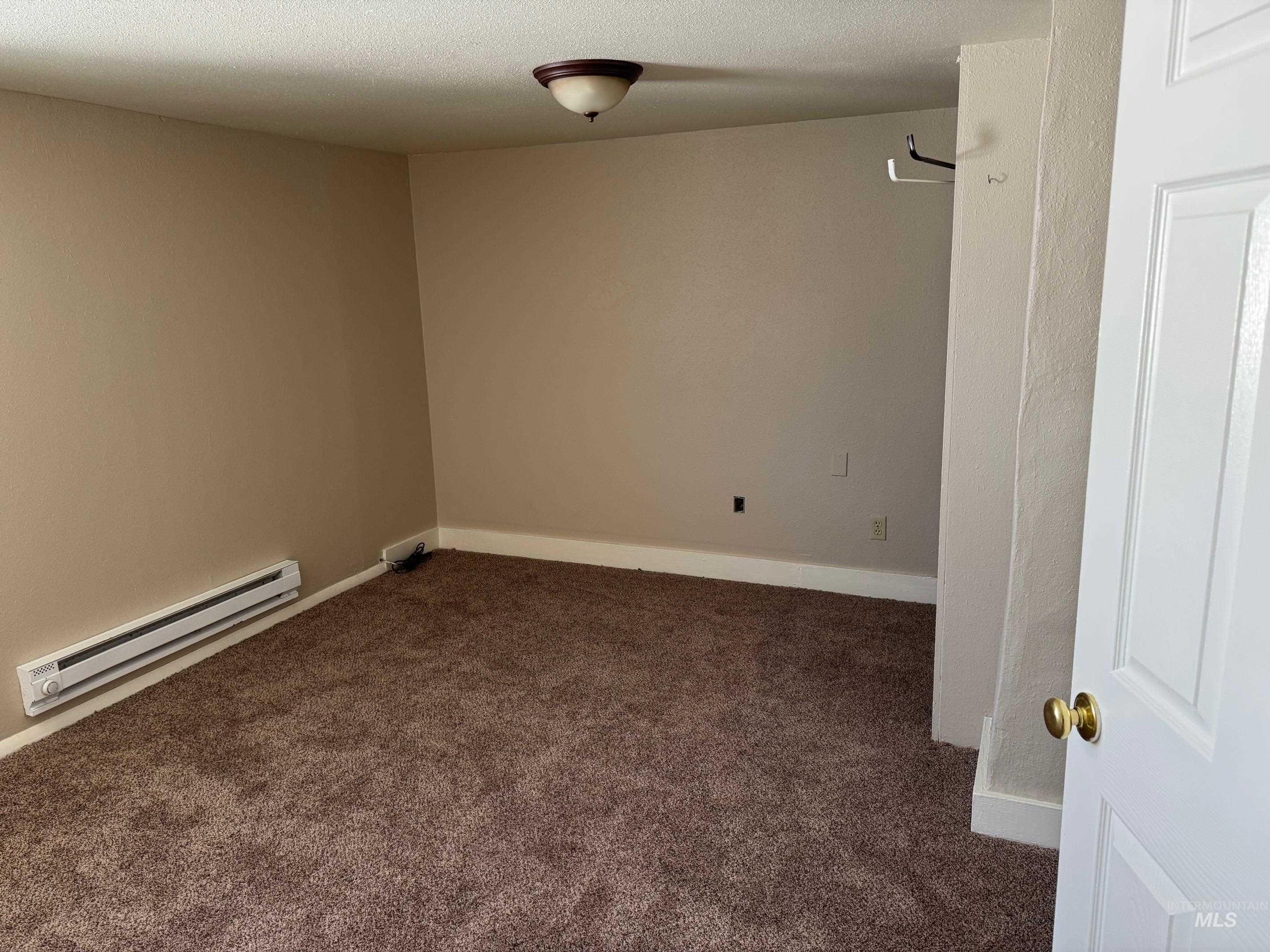 931 S Fillmore, Jerome, Idaho 83338, 2 Bedrooms, 1 Bathroom, Residential For Sale, Price $215,900, 98980192