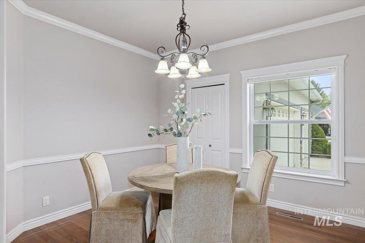 668 Canyon Park Ave, Twin Falls, Idaho 83301, 4 Bedrooms, 3 Bathrooms, Residential For Sale, Price $699,900,MLS 98980194