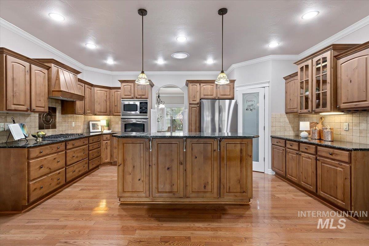 668 Canyon Park Ave, Twin Falls, Idaho 83301, 4 Bedrooms, 3 Bathrooms, Residential For Sale, Price $629,900,MLS 98980194