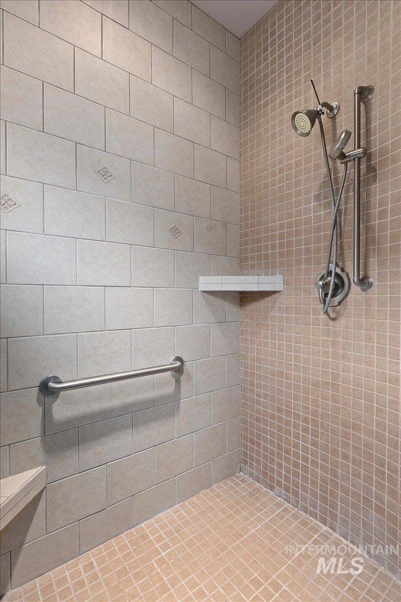 668 Canyon Park Ave, Twin Falls, Idaho 83301, 4 Bedrooms, 3 Bathrooms, Residential For Sale, Price $699,900,MLS 98980194