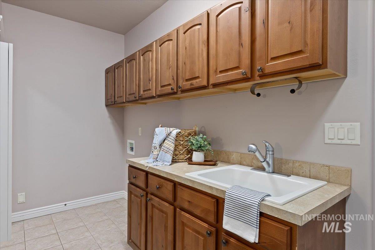 668 Canyon Park Ave, Twin Falls, Idaho 83301, 4 Bedrooms, 3 Bathrooms, Residential For Sale, Price $699,900,MLS 98980194