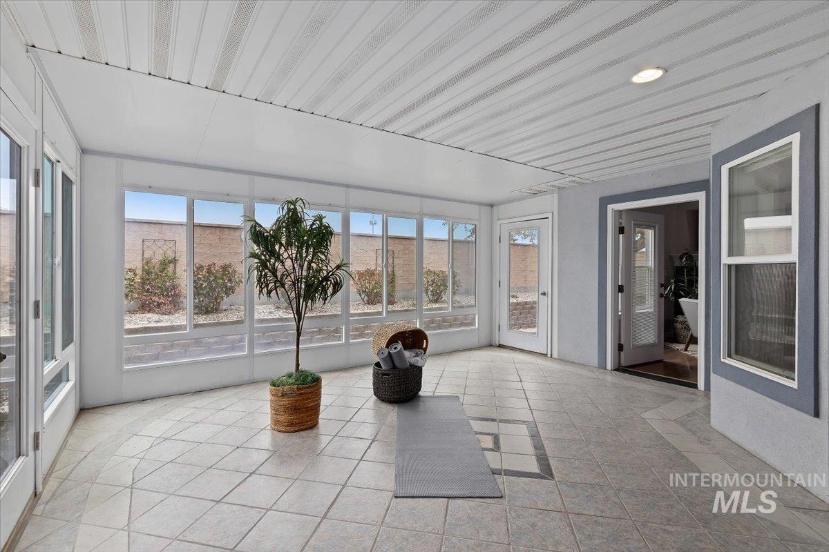 668 Canyon Park Ave, Twin Falls, Idaho 83301, 4 Bedrooms, 3 Bathrooms, Residential For Sale, Price $699,900,MLS 98980194