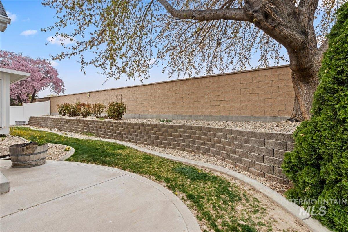 668 Canyon Park Ave, Twin Falls, Idaho 83301, 4 Bedrooms, 3 Bathrooms, Residential For Sale, Price $629,900,MLS 98980194