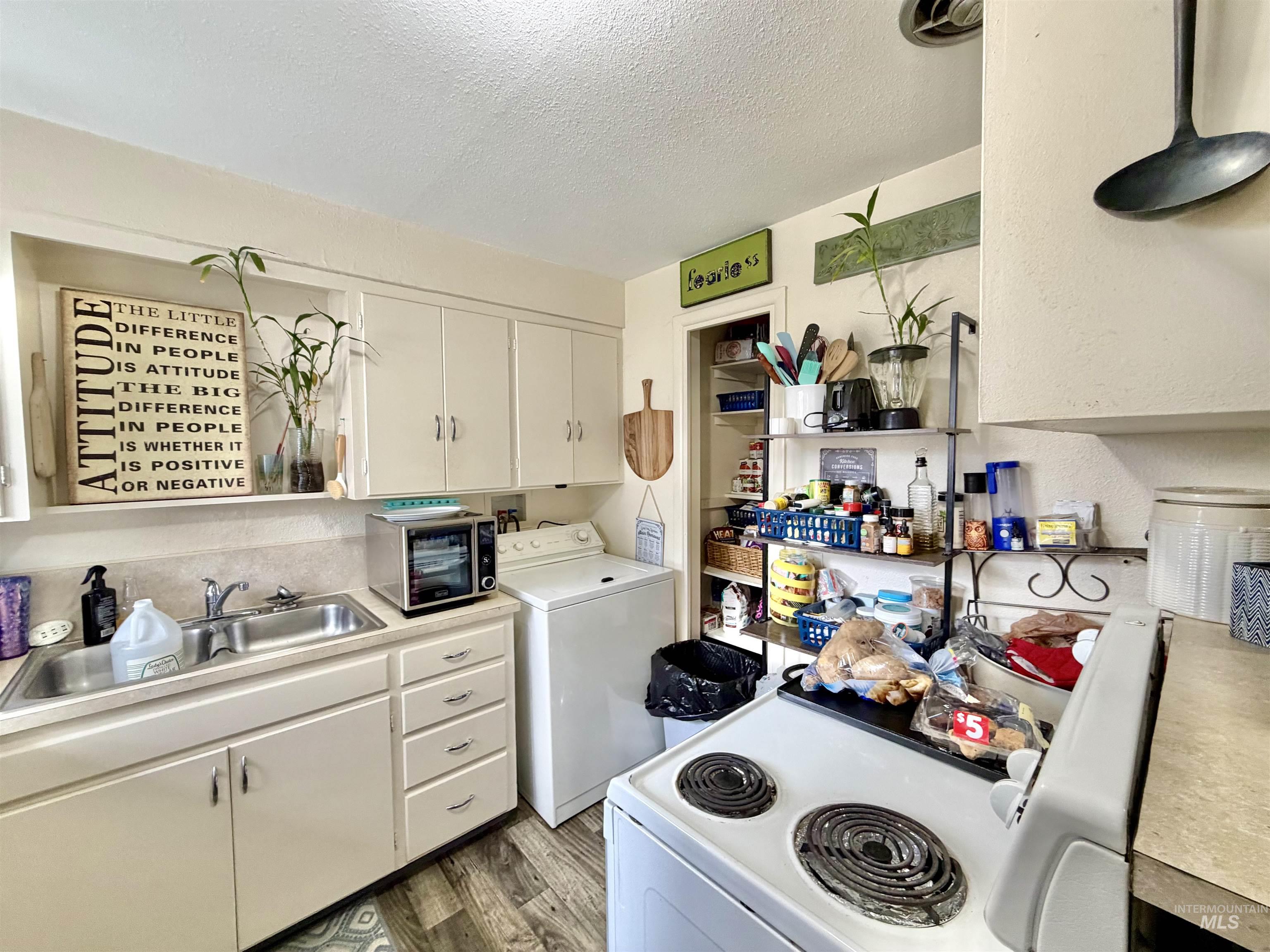 1000-1006 S Shoshone St and 2902 W Edson St, Boise, Idaho 83705, 3 Bedrooms, 1 Bathroom, Residential Income For Sale, Price $1,699,900,MLS 98980199