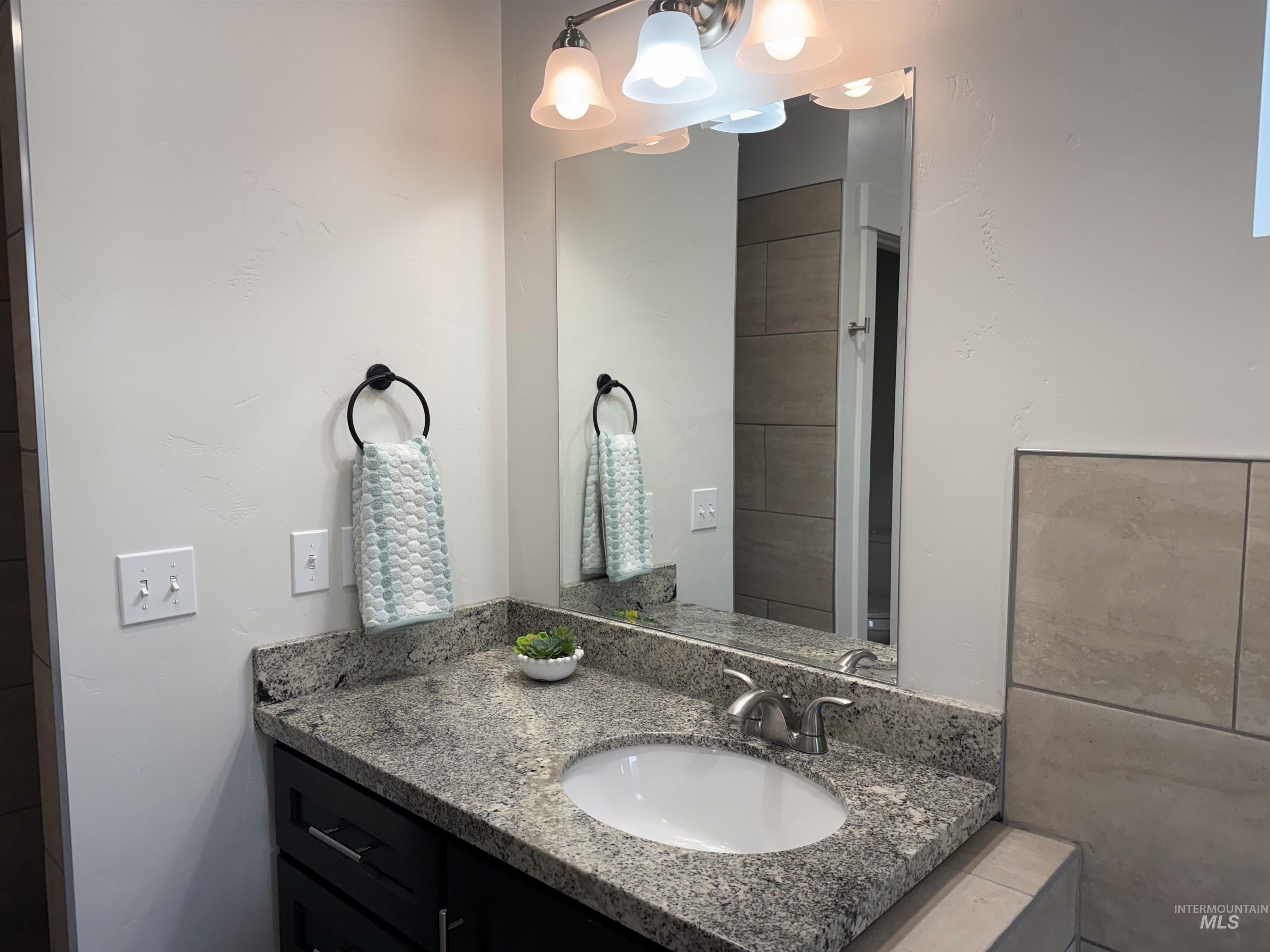 1011 Thunder Mountain St, Kimberly, Idaho 83341-5373, 3 Bedrooms, 2.5 Bathrooms, Residential For Sale, Price $437,500,MLS 98980218