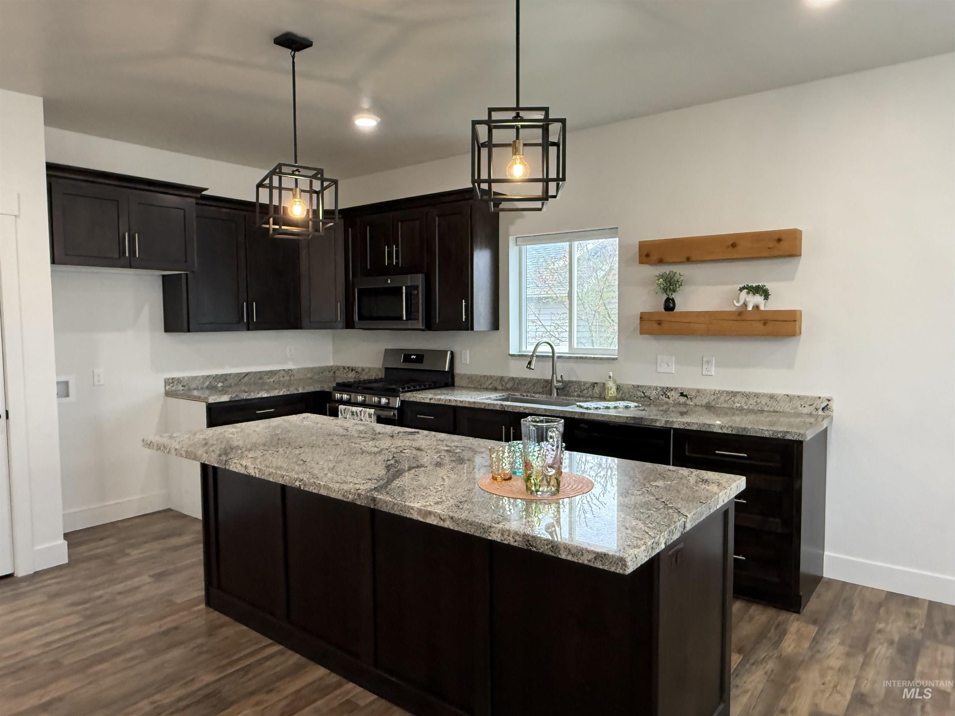 1011 Thunder Mountain St, Kimberly, Idaho 83341-5373, 3 Bedrooms, 2.5 Bathrooms, Residential For Sale, Price $437,500,MLS 98980218