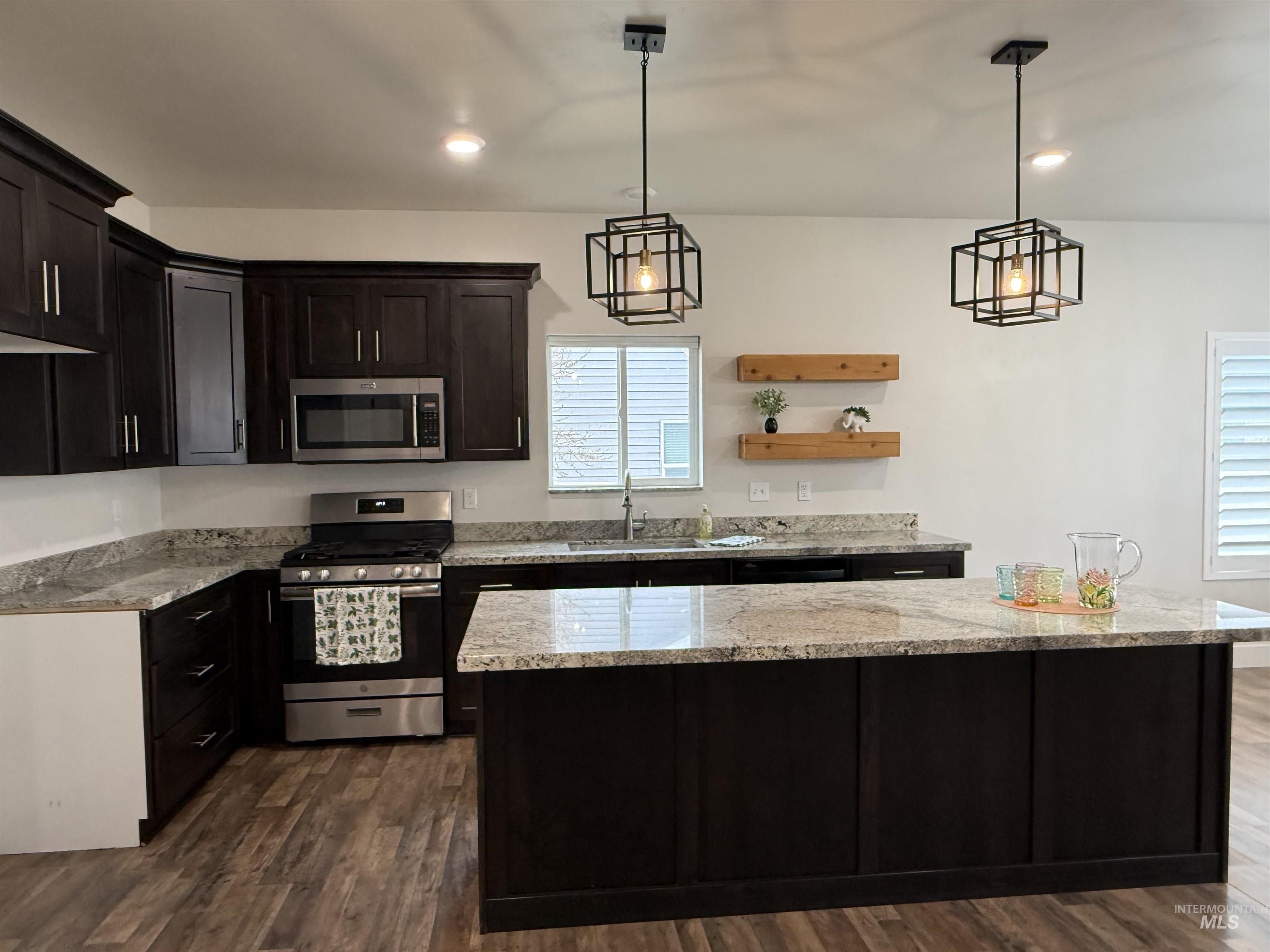 1011 Thunder Mountain St, Kimberly, Idaho 83341-5373, 3 Bedrooms, 2.5 Bathrooms, Residential For Sale, Price $437,500,MLS 98980218