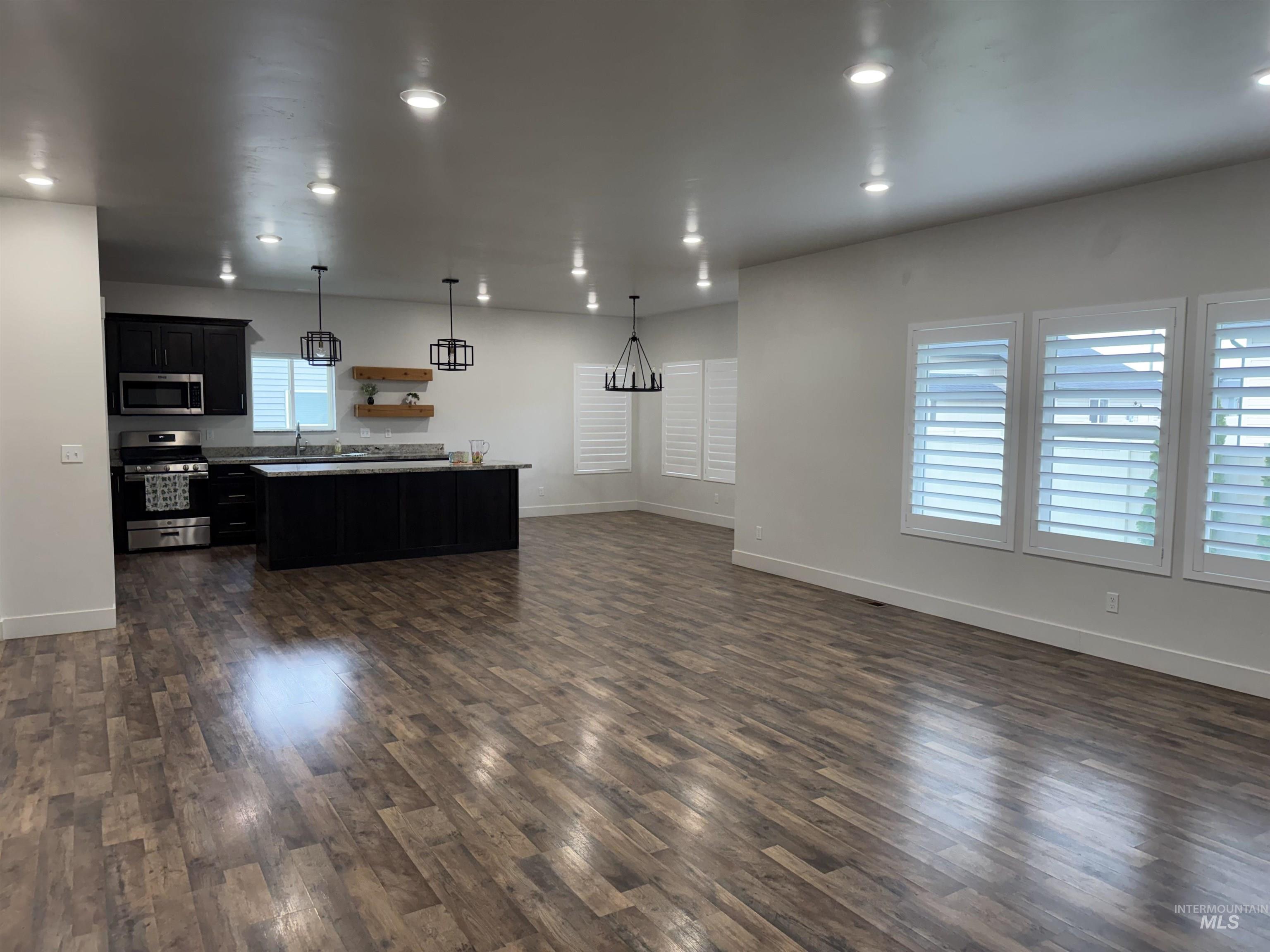 1011 Thunder Mountain St, Kimberly, Idaho 83341-5373, 3 Bedrooms, 2.5 Bathrooms, Residential For Sale, Price $437,500,MLS 98980218