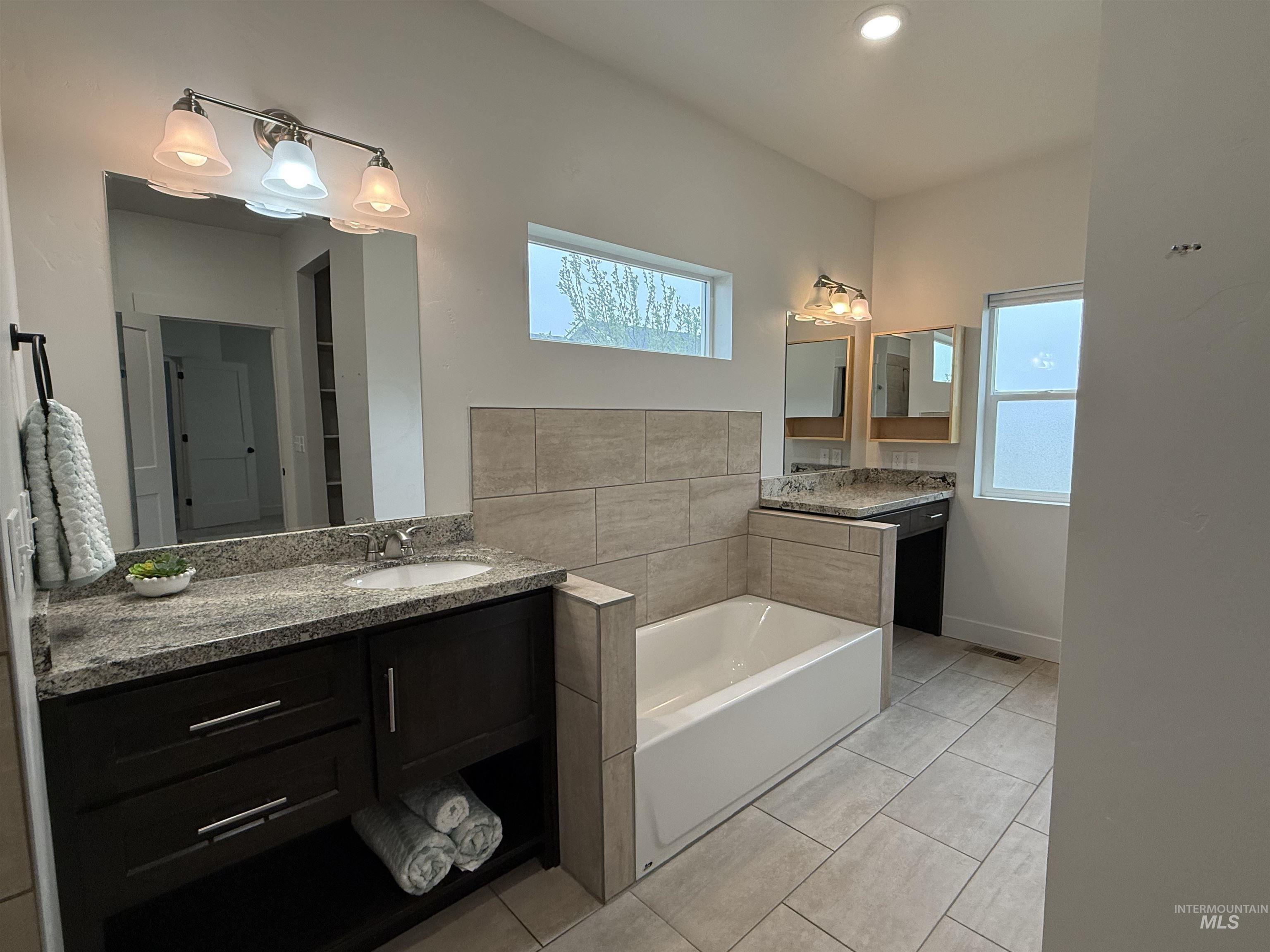 1011 Thunder Mountain St, Kimberly, Idaho 83341-5373, 3 Bedrooms, 2.5 Bathrooms, Residential For Sale, Price $437,500,MLS 98980218