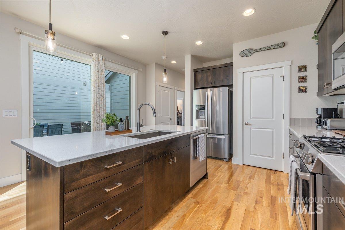 10167 Silversun St, Nampa, Idaho 83687, 3 Bedrooms, 2 Bathrooms, Residential For Sale, Price $399,900,MLS 98980219