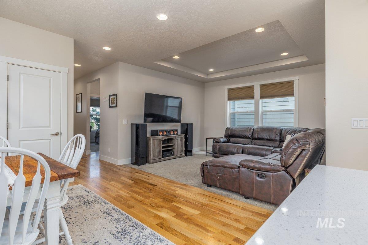 10167 Silversun St, Nampa, Idaho 83687, 3 Bedrooms, 2 Bathrooms, Residential For Sale, Price $399,900,MLS 98980219