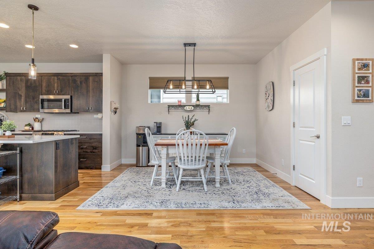 10167 Silversun St, Nampa, Idaho 83687, 3 Bedrooms, 2 Bathrooms, Residential For Sale, Price $399,900,MLS 98980219