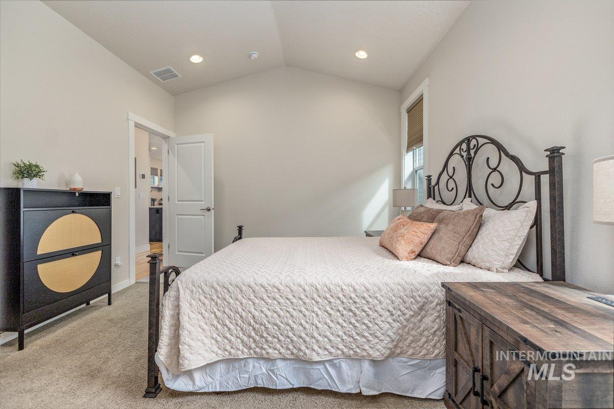 10167 Silversun St, Nampa, Idaho 83687, 3 Bedrooms, 2 Bathrooms, Residential For Sale, Price $399,900,MLS 98980219