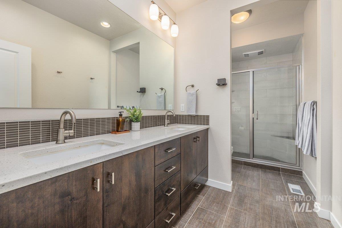 10167 Silversun St, Nampa, Idaho 83687, 3 Bedrooms, 2 Bathrooms, Residential For Sale, Price $399,900,MLS 98980219