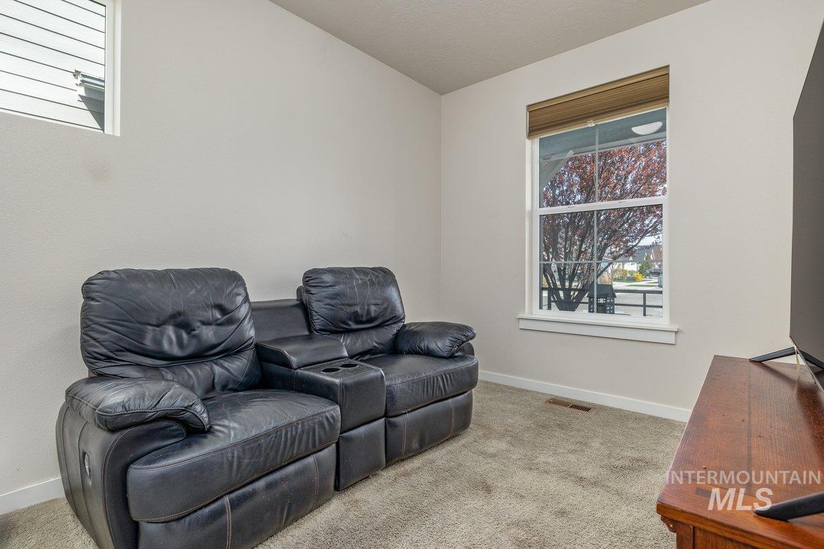 10167 Silversun St, Nampa, Idaho 83687, 3 Bedrooms, 2 Bathrooms, Residential For Sale, Price $399,900,MLS 98980219