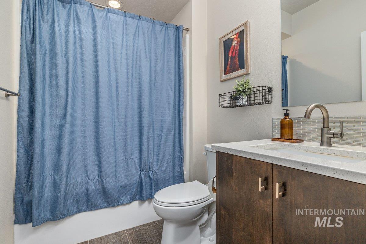 10167 Silversun St, Nampa, Idaho 83687, 3 Bedrooms, 2 Bathrooms, Residential For Sale, Price $399,900,MLS 98980219