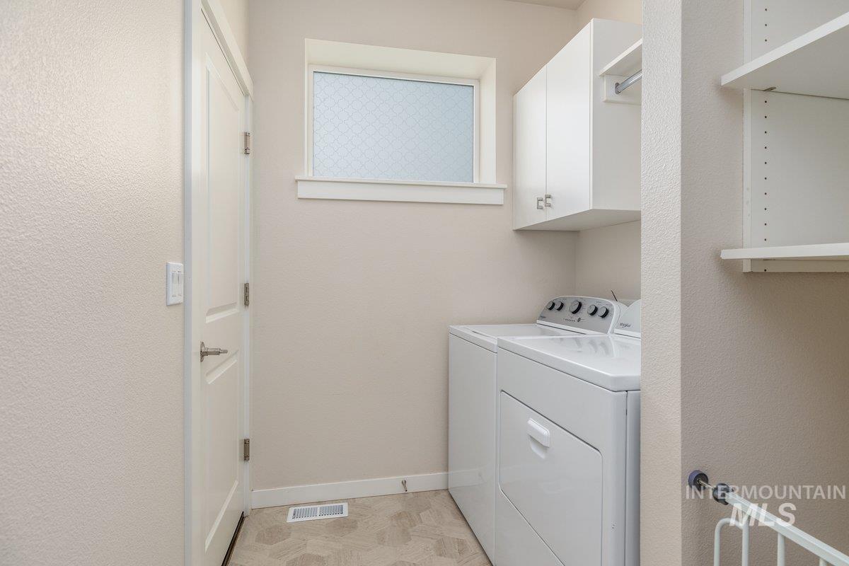 10167 Silversun St, Nampa, Idaho 83687, 3 Bedrooms, 2 Bathrooms, Residential For Sale, Price $399,900,MLS 98980219