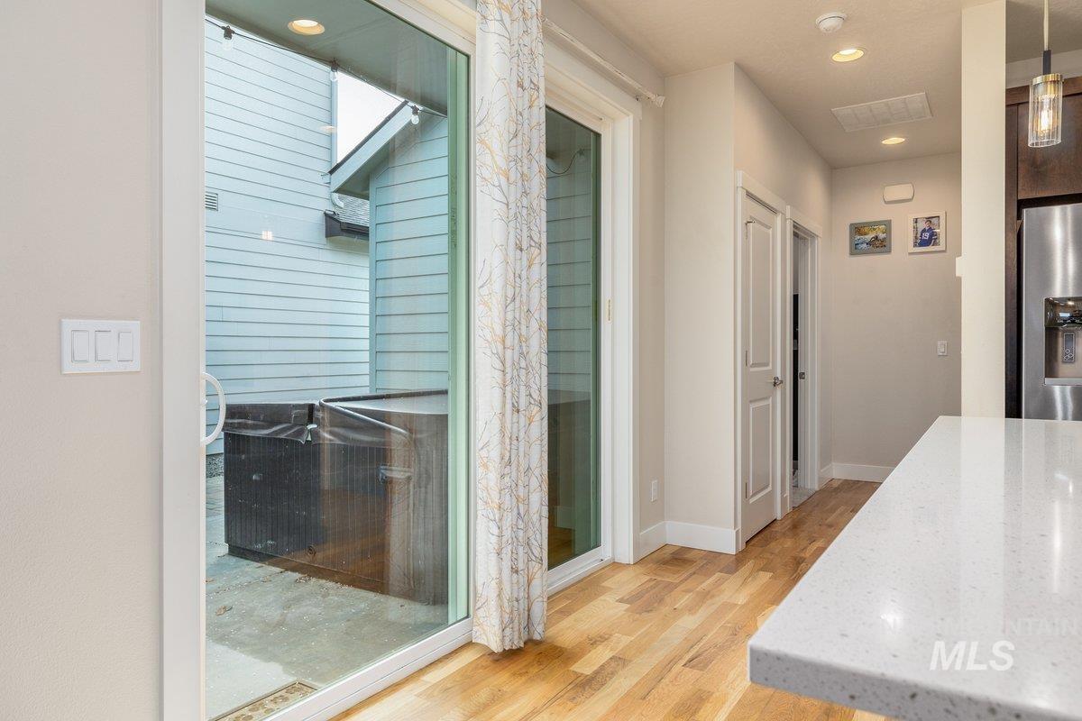 10167 Silversun St, Nampa, Idaho 83687, 3 Bedrooms, 2 Bathrooms, Residential For Sale, Price $399,900,MLS 98980219